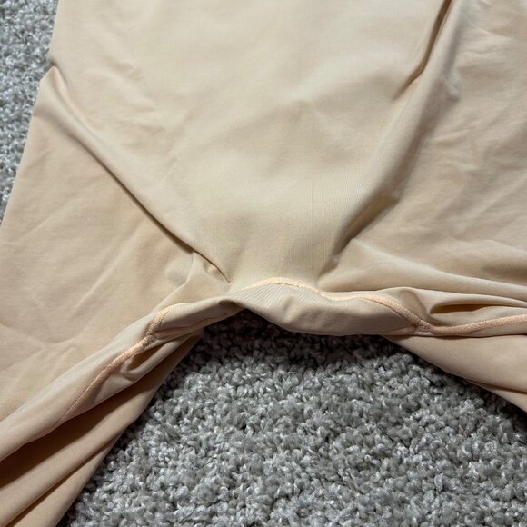Spanx Women's SZ Medium Nude Trust Your Thin-Stincts Shaping Shorts - Picture 6 of 8